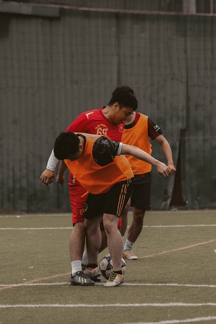 通过反复的 通过反复的